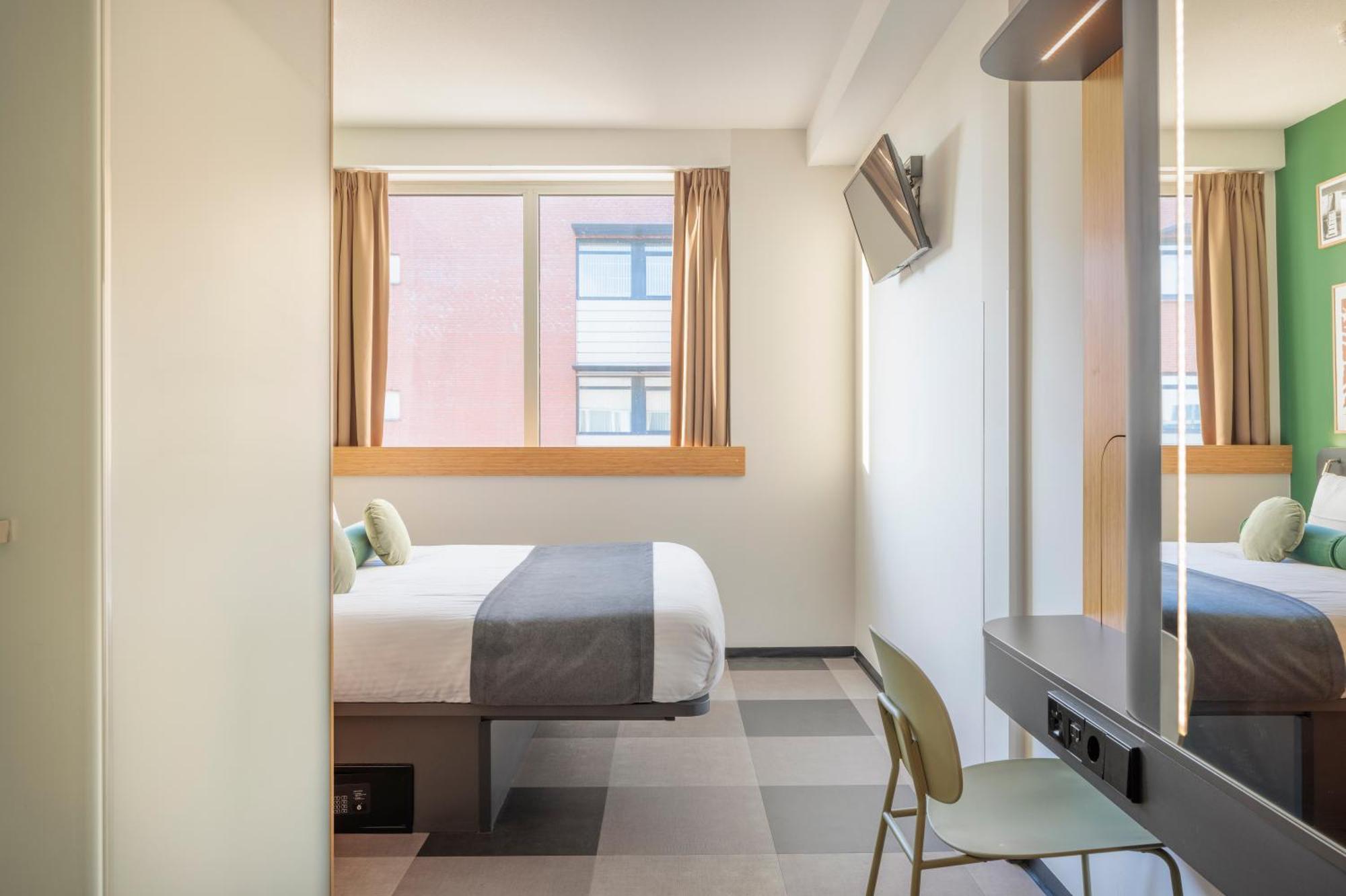 Maxhotel Amsterdam Airport Schiphol - Recently Renovated Hoofddorp Exteriör bild