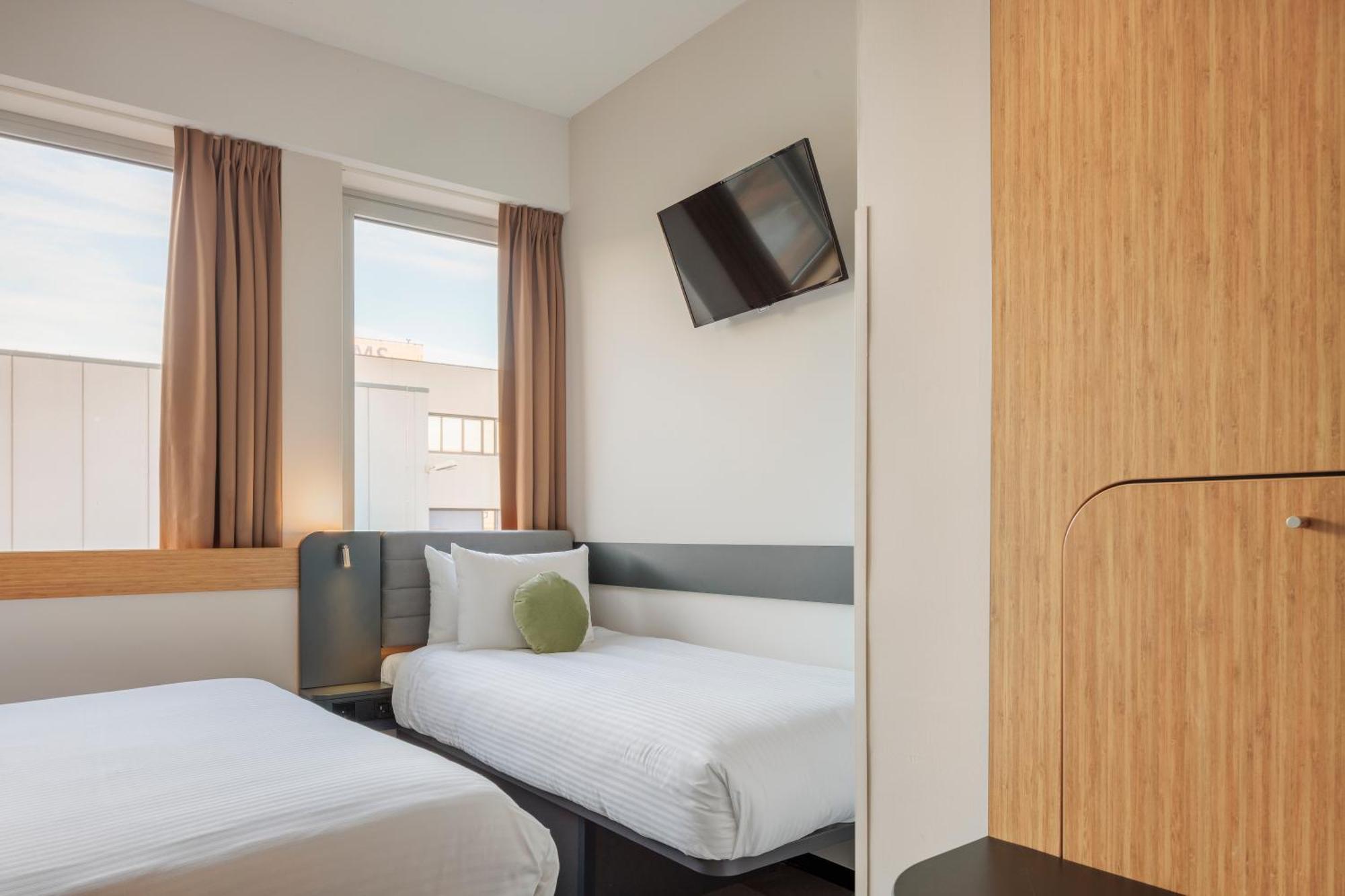 Maxhotel Amsterdam Airport Schiphol - Recently Renovated Hoofddorp Exteriör bild