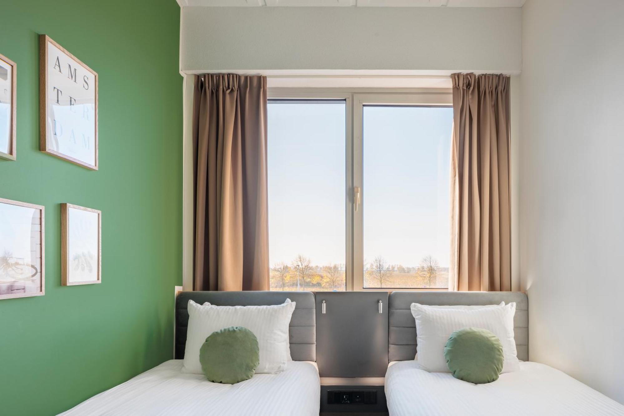 Maxhotel Amsterdam Airport Schiphol - Recently Renovated Hoofddorp Exteriör bild