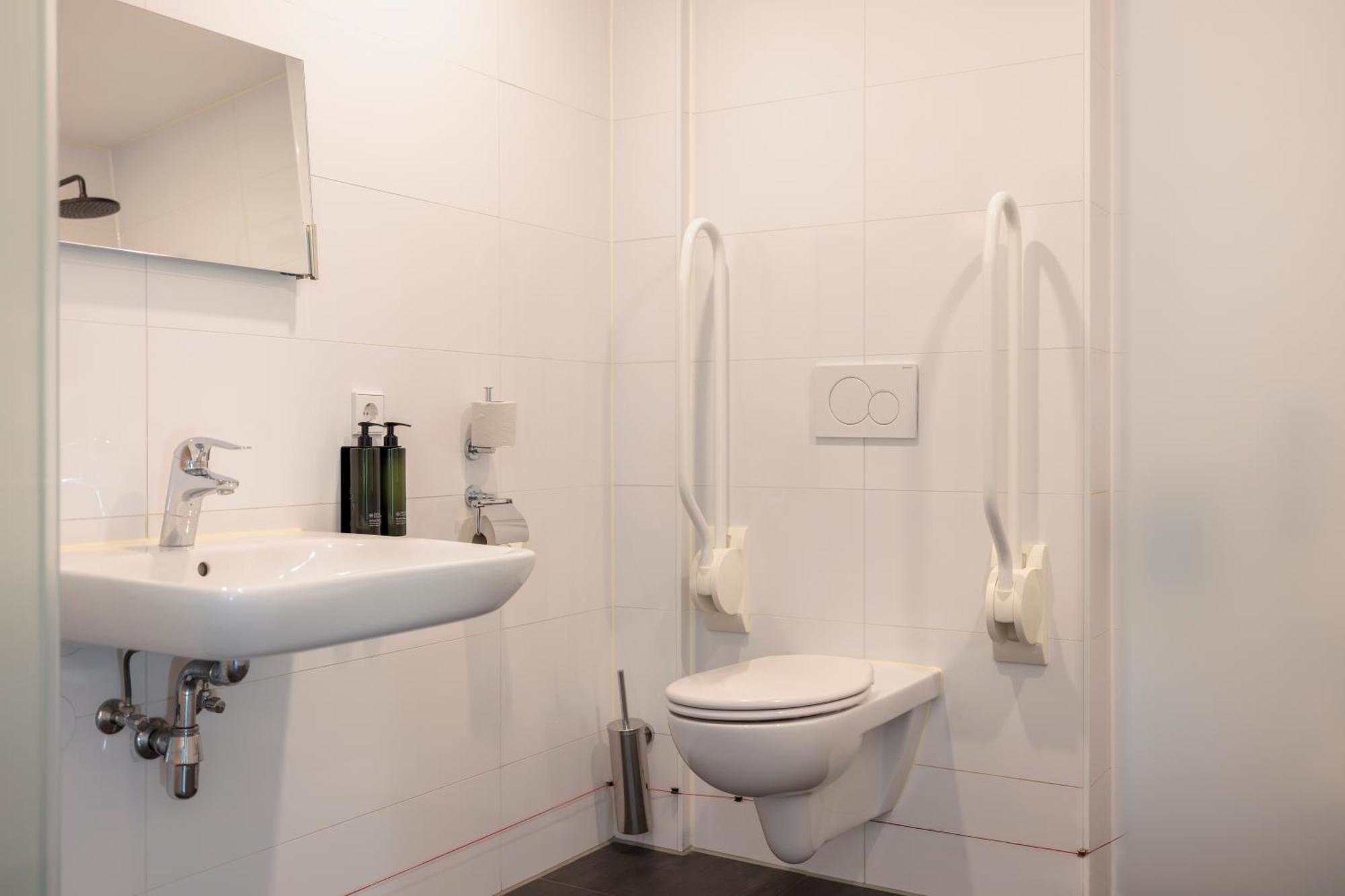 Maxhotel Amsterdam Airport Schiphol - Recently Renovated Hoofddorp Rum bild