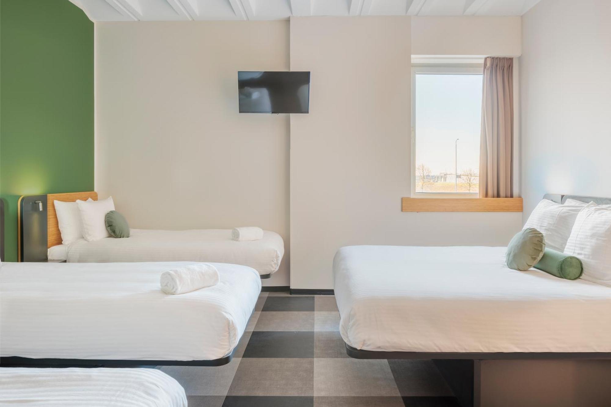 Maxhotel Amsterdam Airport Schiphol - Recently Renovated Hoofddorp Exteriör bild