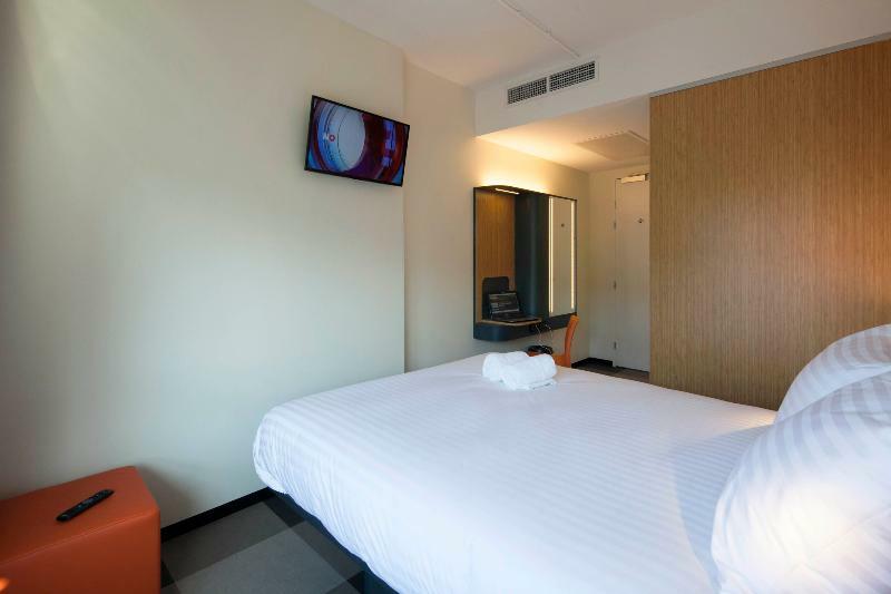 Maxhotel Amsterdam Airport Schiphol - Recently Renovated Hoofddorp Exteriör bild