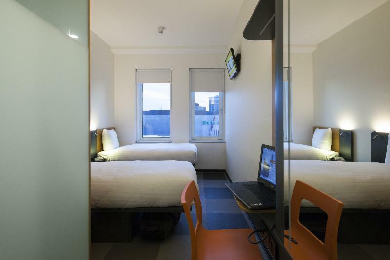 Maxhotel Amsterdam Airport Schiphol - Recently Renovated Hoofddorp Exteriör bild